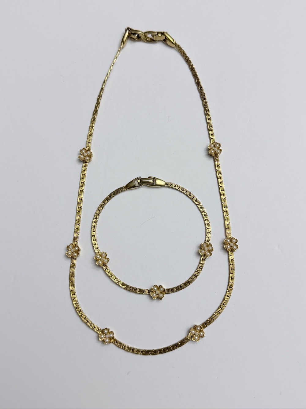 Vintage Floral Station Necklace & Bracelet Set Gold Tone